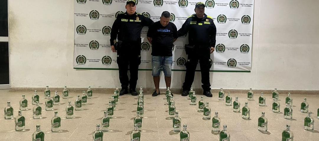 Cae en Sabanagrande con 60 botellas de licor adulterado