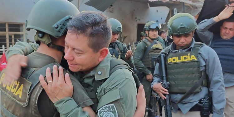 Más de 7 horas de terror en Cauca: disidencias atacan Buenos Aires, dejan siete heridos y destruyen el municipio