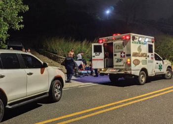 Crónica de un choque anunciado en Puerto Colombia: Dos heridos tras impactante accidente