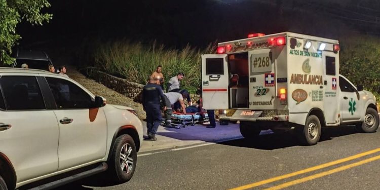 Crónica de un choque anunciado en Puerto Colombia: Dos heridos tras impactante accidente