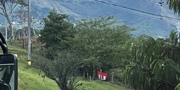 Tensión en Antioquia por acciones del ELN durante paro armado: banderas y explosivo en vías