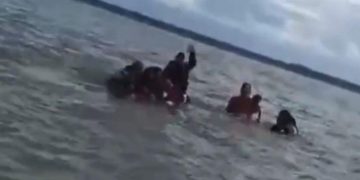 Al menos 4 muertos, entre ellos 2 niños, y 2 desaparecidos deja naufragio en el Pacífico