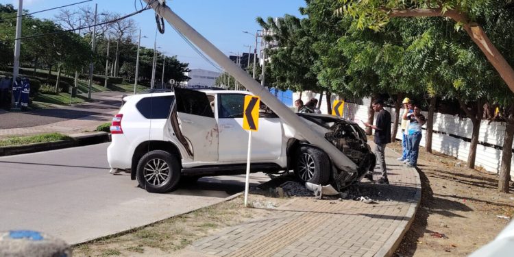 Ataque a bala deja al borde de la muerte a conductor de camioneta 