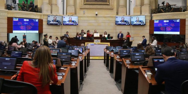 Senado pone contra la pared al Gobierno: Hoy deberá explicar presuntos nexos de funcionarios con disidencias de ‘Calarcá’
