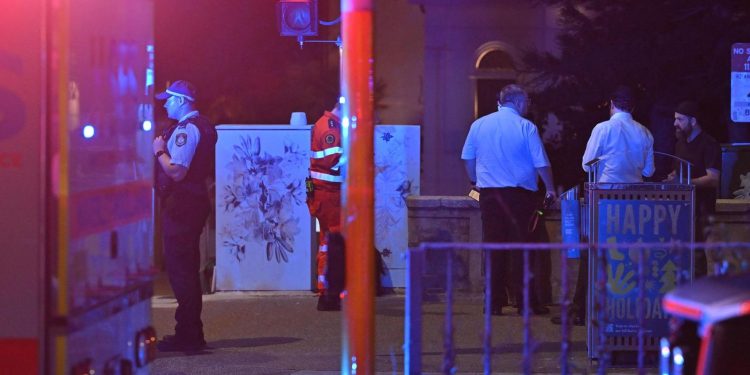 12 muertos y 29 heridos deja ataque terrorista durante celebración judía, en Australia