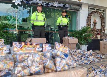 Barranquilla: Policía incauta 20.000 volcanes y más de 500 kilos de pólvora en operativos preventivos