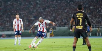 Junior remonta al América y queda a un paso de la gran final del fútbol colombiano