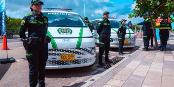 Alcalde Char entrega 4 CAI móviles para continuar fortaleciendo la seguridad en Barranquilla