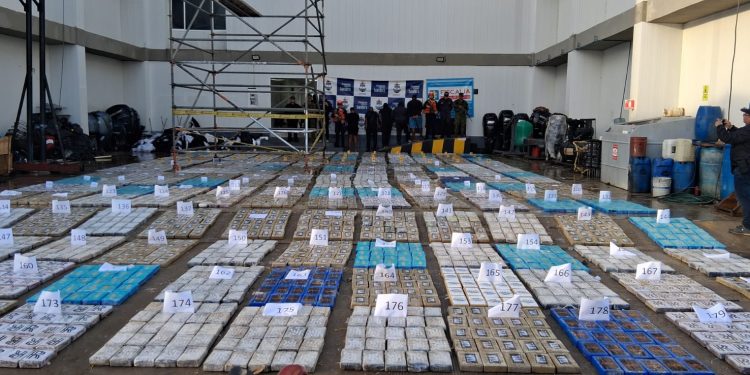Armada incauta 4,5 toneladas de droga en el Caribe y asesta millonario golpe al narcotráfico