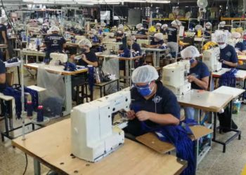 Industria manufacturera muestra recuperación en octubre con aumento en producción y ventas
