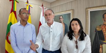 Gobernador Eduardo Verano recibe al nuevo rector de la Universidad del Atlántico, Rafael Castillo