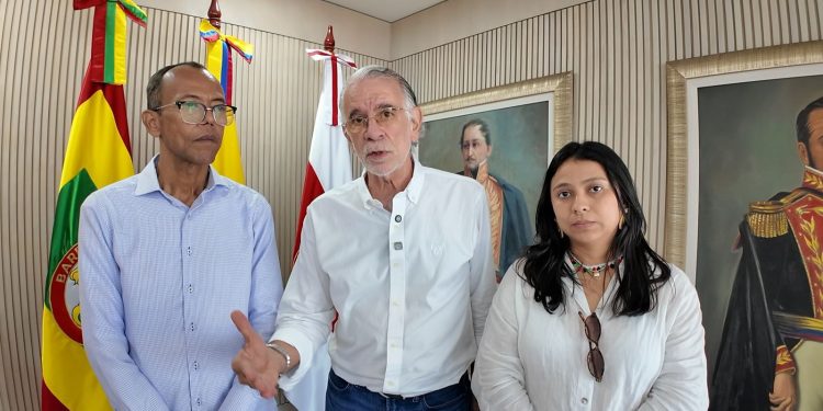 Gobernador Eduardo Verano recibe al nuevo rector de la Universidad del Atlántico, Rafael Castillo