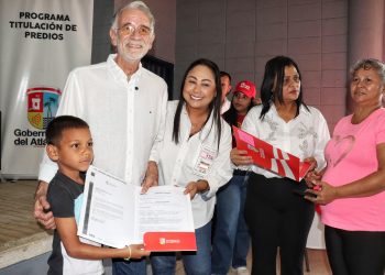 La buena vibra de fin de año trajo a Santo Tomás títulos de propiedad de ‘Mi Casa Bacana’