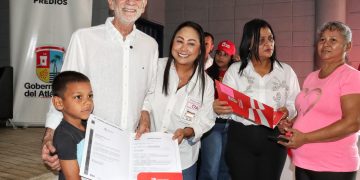 La buena vibra de fin de año trajo a Santo Tomás títulos de propiedad de ‘Mi Casa Bacana’