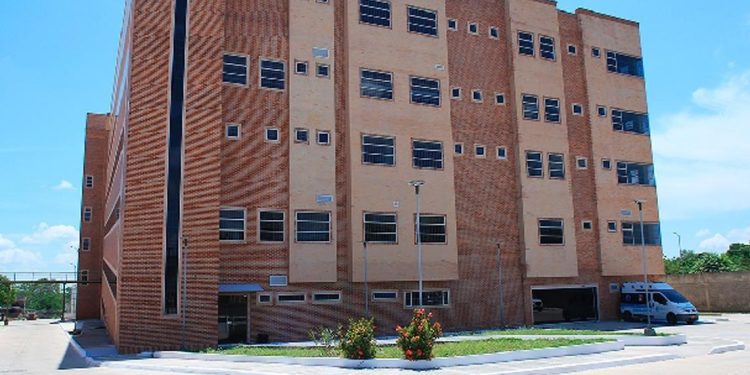 Ataque sicarial en Sabanalarga: asesinan a un joven dentro de un conjunto residencial