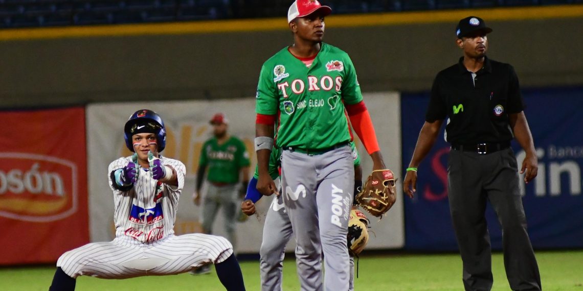 Caimanes arrasó a Toros con noche perfecta en el Édgar Rentería