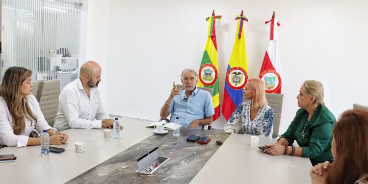 Gobernador Eduardo Verano da la bienvenida a multinacional polaca que se instalará en Malambo