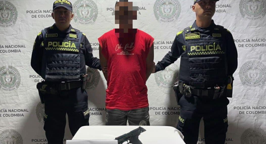 La Policía Nacional captura en flagrancia a alias “Rambo” por porte ilegal de armas de fuego