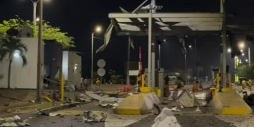 Atentado con explosivos arrasa el peaje La Lizama en la Ruta del Cacao: un herido y caos vial