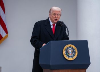 Trump sube el tono contra Maduro y deja abierta la puerta a una salida forzada del poder