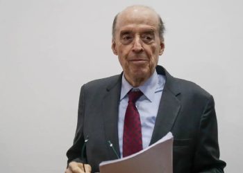 Álvaro Leyva no acepta cargos imputados por la Fiscalía en caso pasaportes