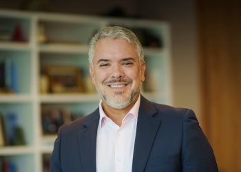 Iván Duque acusa a Santos de ser un “petrista reprimido” y pide que se haga a un lado