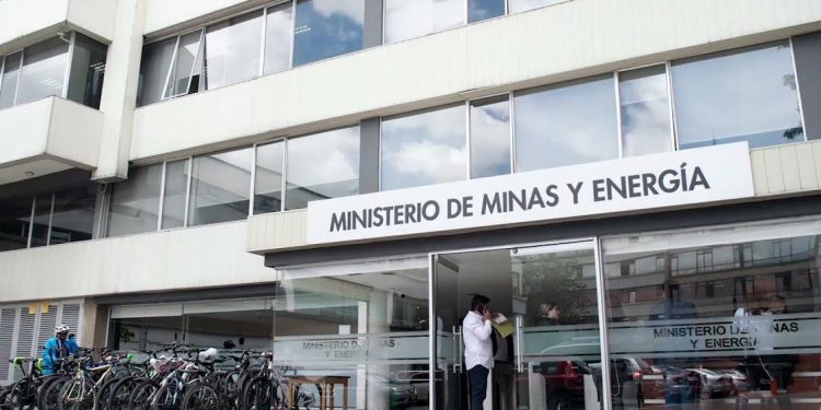 Contraloría detecta millonario detrimento en proyecto tecnológico del sector energético