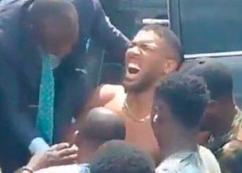 Anthony Joshua envió condolencias tras accidente de tránsito en Nigeria y confirmó que está fuera de peligro