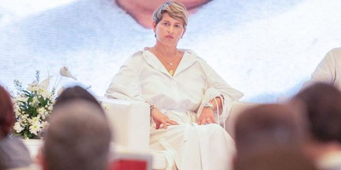 Polémica por millonario contrato en Minciencias tras llegada de la primera dama a Colombia