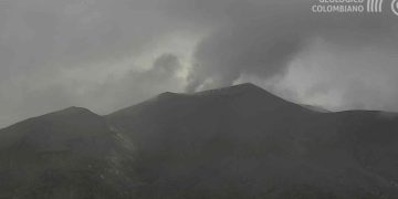 Volcán Puracé emitió ceniza en tres ocasiones y mantiene actividad sísmica elevada