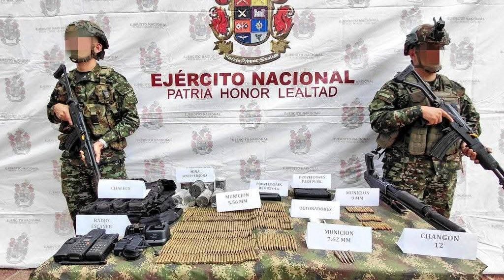 Ejército incauta material de guerra a las Autodefensas Conquistadoras de la Sierra Nevada y refuerza ofensiva militar
