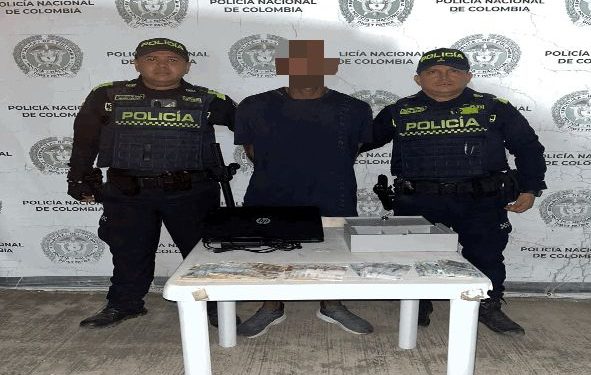 Lo sorprendieron robando en pleno local comercial: Policía lo capturó en flagrancia en Santa Marta