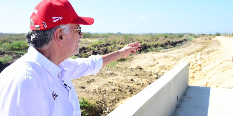 Gobierno de Eduardo Verano avanza en su visión de internacionalizar las vías del Atlántico