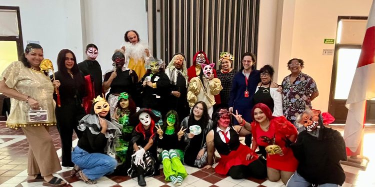 Gobernación del Atlántico inicia el 2026 fortaleciendo la creación escénica con formación en maquillaje artístico