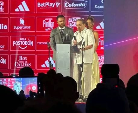 Junior celebró a sus campeones con un homenaje especial en el Pabellón de Cristal