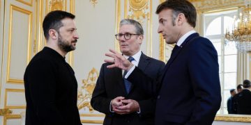 Macron propone cumbre del G7 en París con participación de Rusia, Ucrania y Dinamarca
