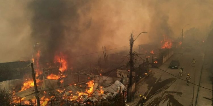 Colombia enviará apoyo especializado a Chile para enfrentar incendios forestales