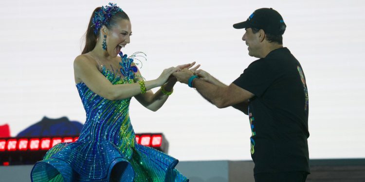 La Reina Michelle recibe las llaves de Barranquilla y desata la fiesta del Carnaval 2026
