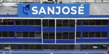 Secretaria del despacho presidencial defiende legalidad de sus títulos académicos