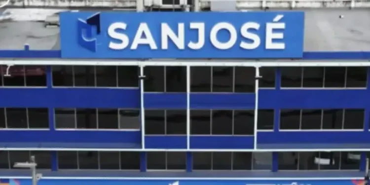 Secretaria del despacho presidencial defiende legalidad de sus títulos académicos