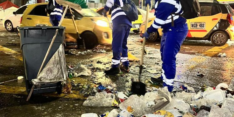 Triple A despliega operativo especial de limpieza para el inicio del precarnaval en Barranquilla