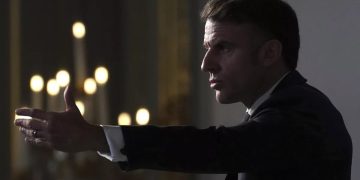 Macron llama a un “despertar estratégico” de Europa y refuerzos de seguridad en el Ártico