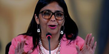 Empresario revela a la Fiscalía presuntos vínculos entre PDVSA, Delcy Rodríguez y dirigentes del PSOE