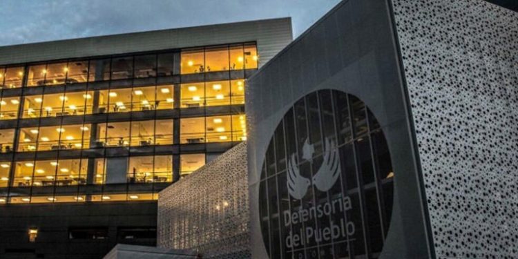 Defensoría del Pueblo anuncia pago pendiente a contratistas tras recibir plan del Ministerio de Hacienda