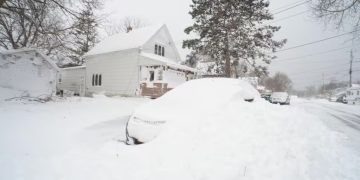 Tormenta invernal deja cerca de 800.000 usuarios sin energía en Estados Unidos