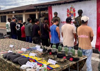 En Chocó once disidentes de las FARC se someten a la justicia 