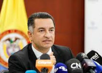 Idárraga denuncia espionaje ilegal en su contra y apunta a una orden desde el Ministerio de Defensa