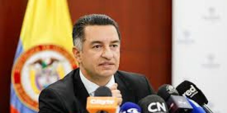 Idárraga denuncia espionaje ilegal en su contra y apunta a una orden desde el Ministerio de Defensa