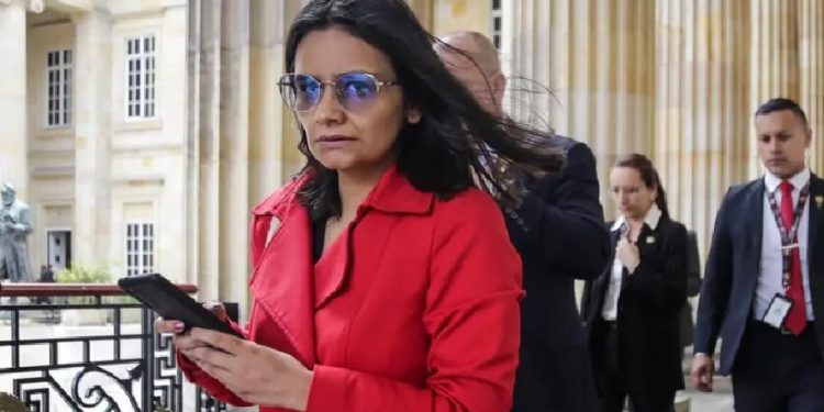 Angie Rodríguez sale del DAPRE y asume en propiedad el Fondo Adaptación en medio de dura pugna interna