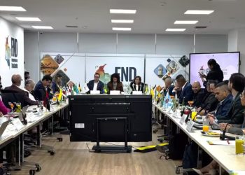 Todos los gobernadores se rebelan frente a la emergencia económica y buscan frenar decreto del Gobierno